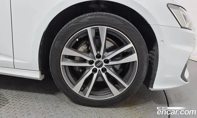 Audi A6 2021 2.0 автомат (гидро), миниатюра 7