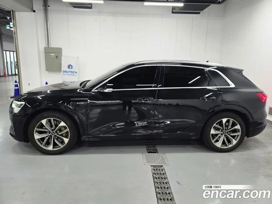 Audi e-tron 2022 0.1 автомат (гидро), фото 3