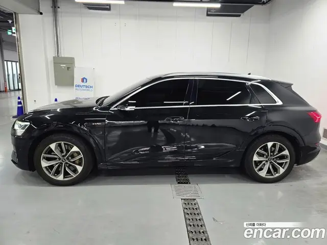 Audi e-tron 2022 0.1 автомат (гидро), миниатюра 3