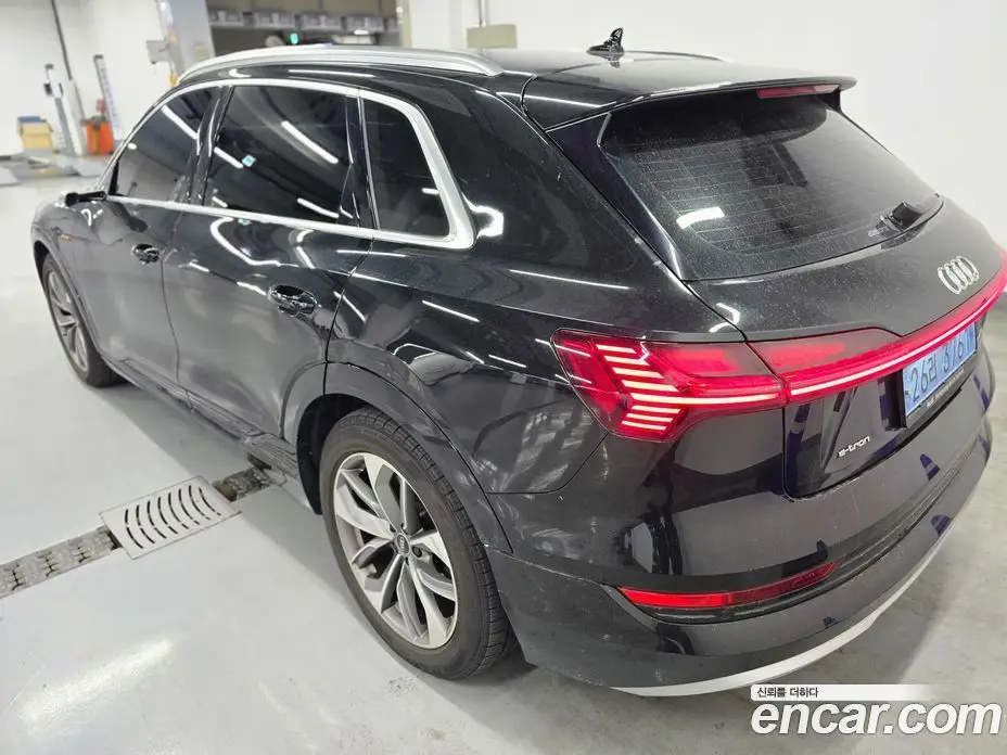Audi e-tron 2022 0.1 автомат (гидро), фото 4