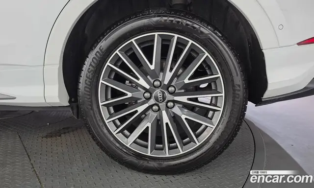 Audi Q3 2022 2.0 автомат (гидро), миниатюра 7