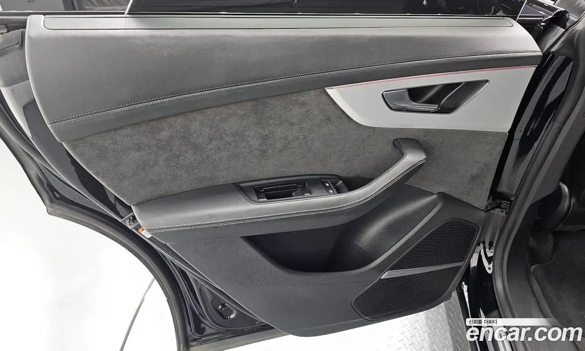 Audi Q8 2021 3.0 автомат (гидро), фото 15