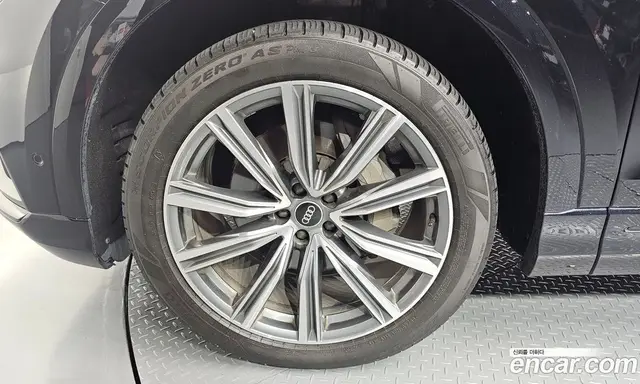 Audi Q8 2021 3.0 автомат (гидро), миниатюра 5