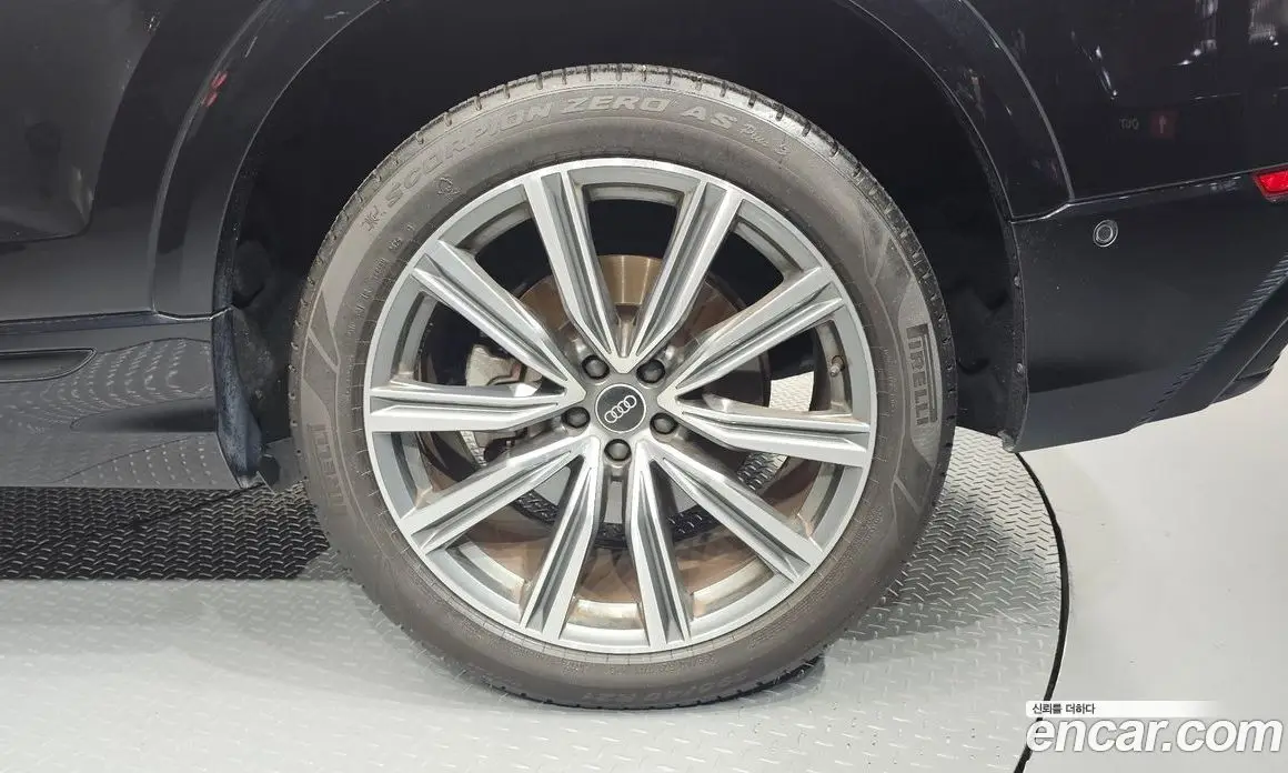 Audi Q8 2021 3.0 автомат (гидро), фото 7