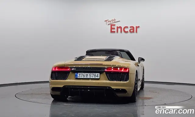 Audi R8 2017 5.2 автомат (гидро), миниатюра 3