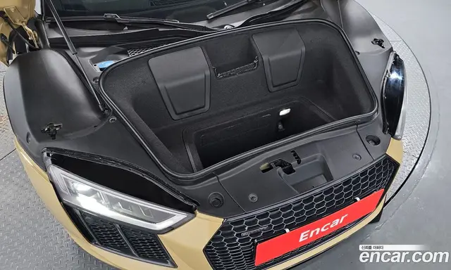 Audi R8 2017 5.2 автомат (гидро), миниатюра 5