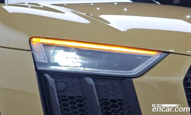 Audi R8 2017 5.2 автомат (гидро), миниатюра 7