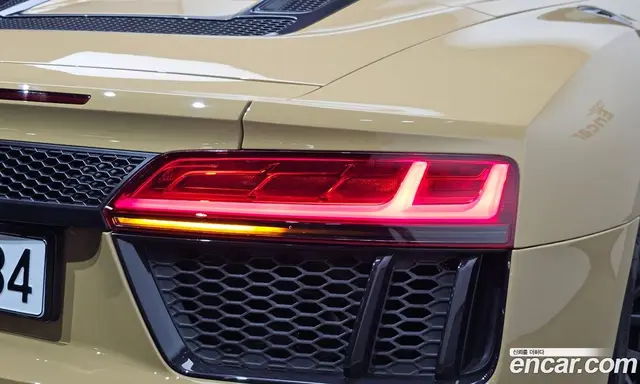 Audi R8 2017 5.2 автомат (гидро), миниатюра 8