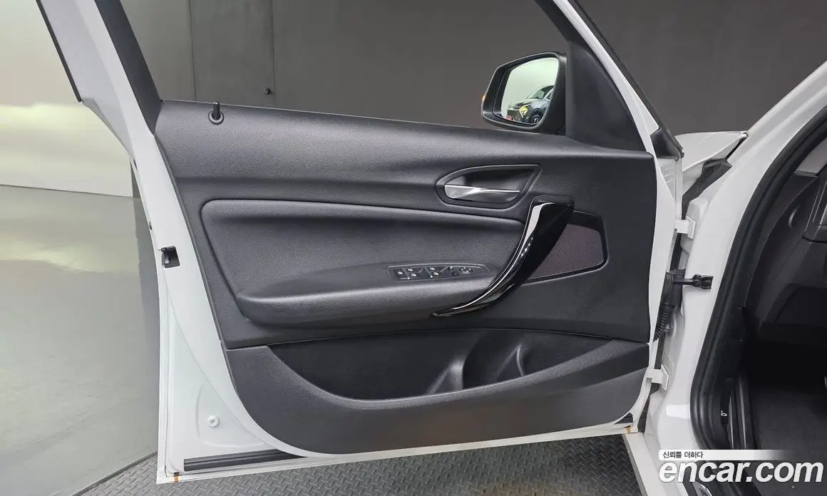 BMW 1 серия 2018 2.0 автомат (гидро), фото 14