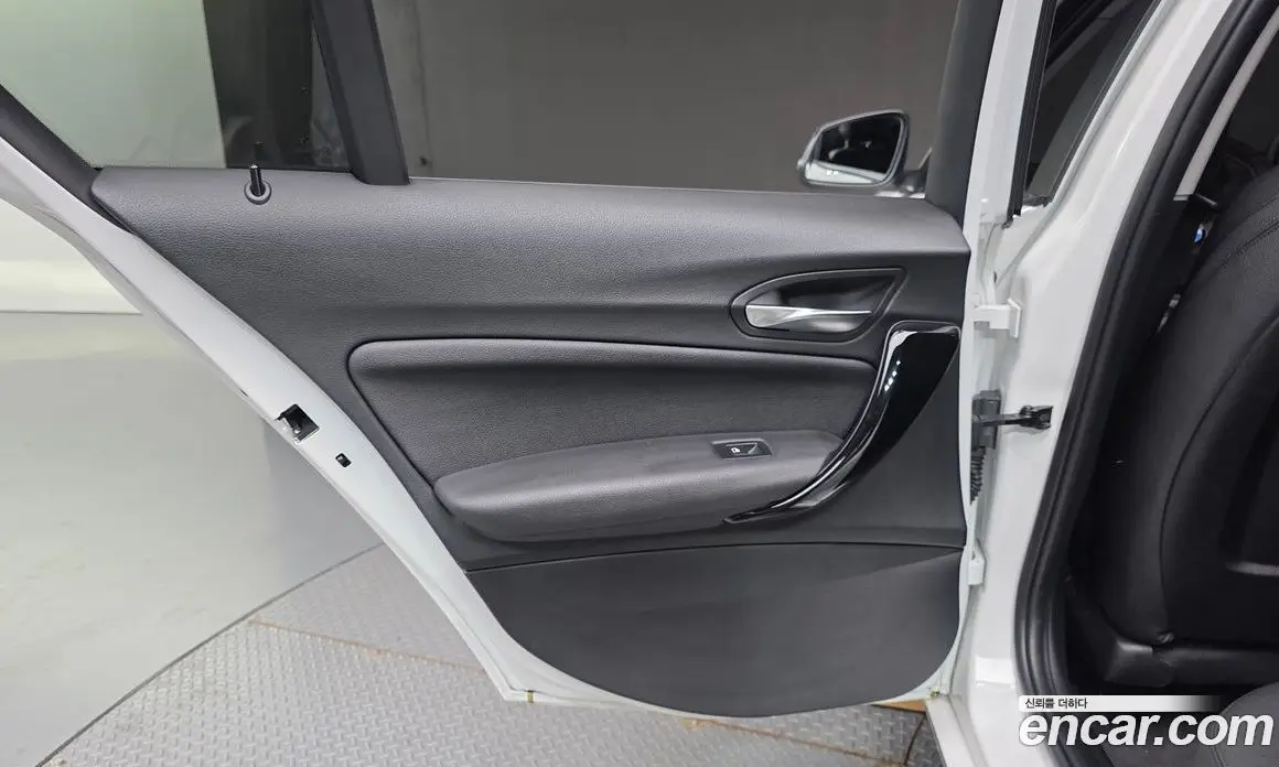 BMW 1 серия 2018 2.0 автомат (гидро), фото 15