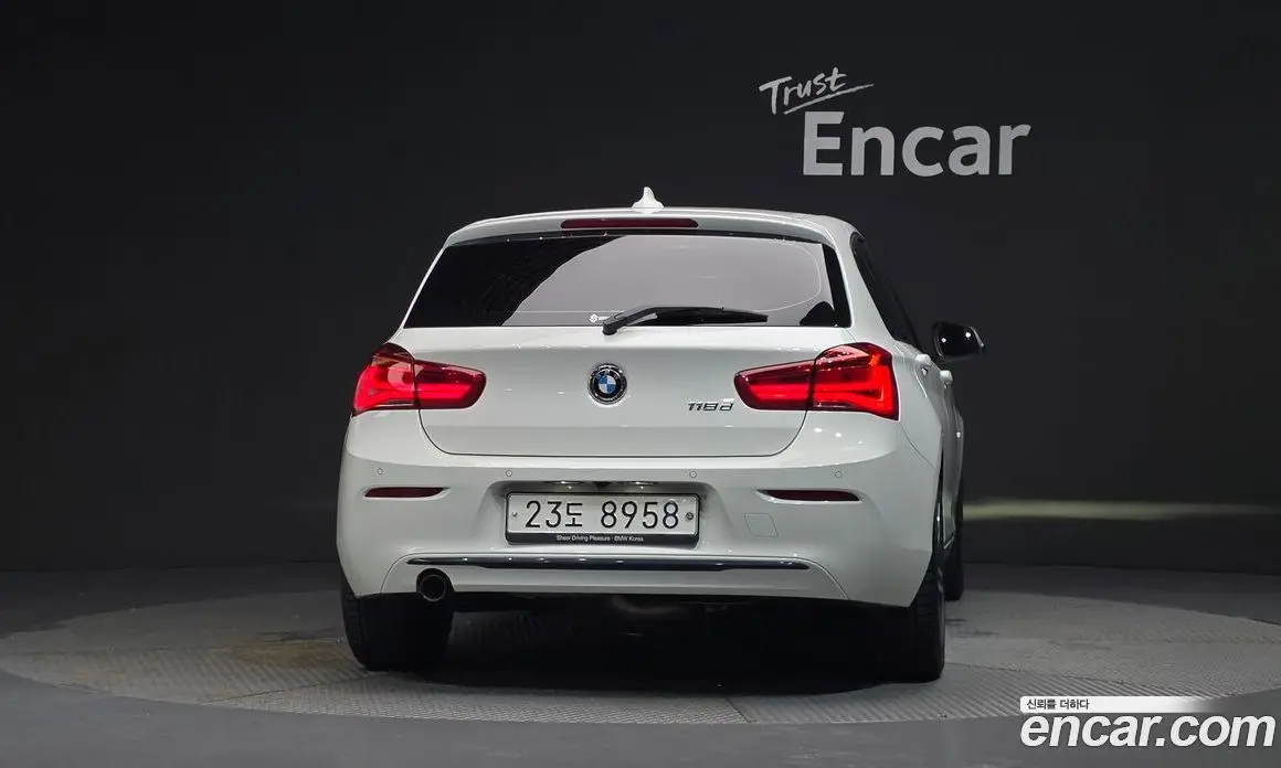 BMW 1 серия 2018 2.0 автомат (гидро), фото 4