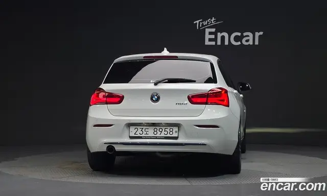 BMW 1 серия 2018 2.0 автомат (гидро), миниатюра 4