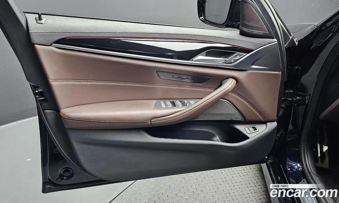 BMW 5 серия 2023 2.0 автомат (гидро), фото 14