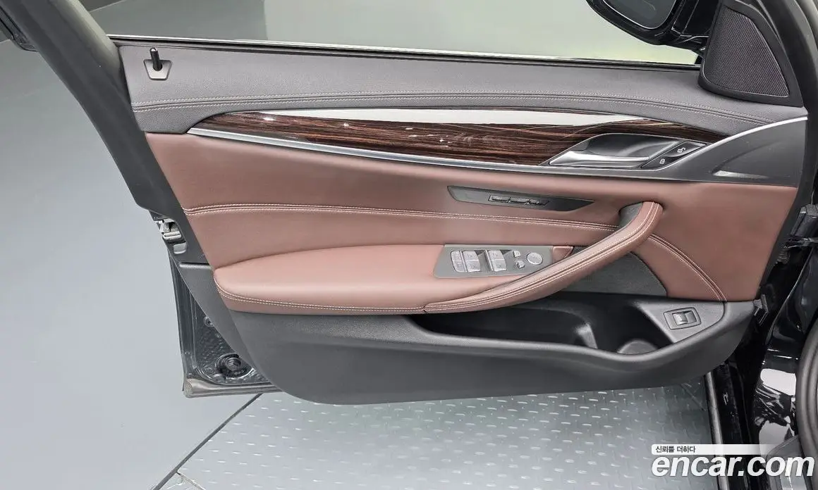 BMW 5 серия 2023 2.0 автомат (гидро), фото 14