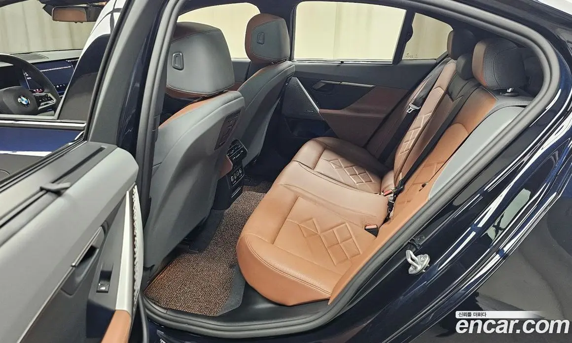 BMW 5 серия 2024 2.0 автомат (гидро), фото 16