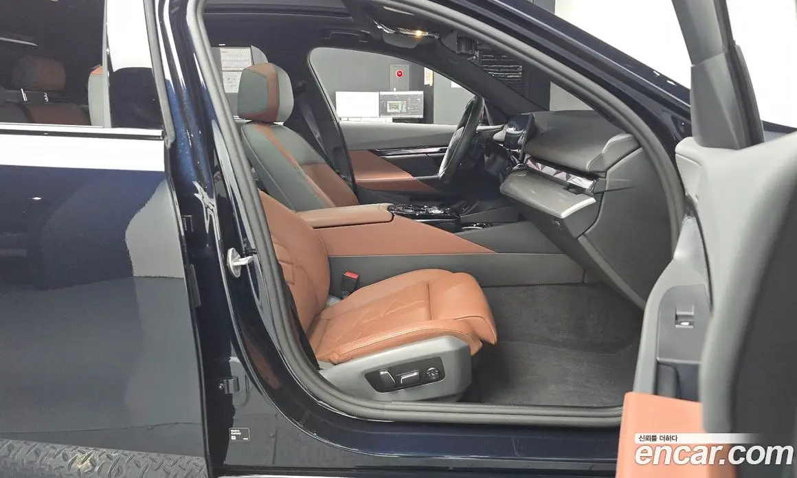 BMW 5 серия 2025 2.0 автомат (гидро), фото 16