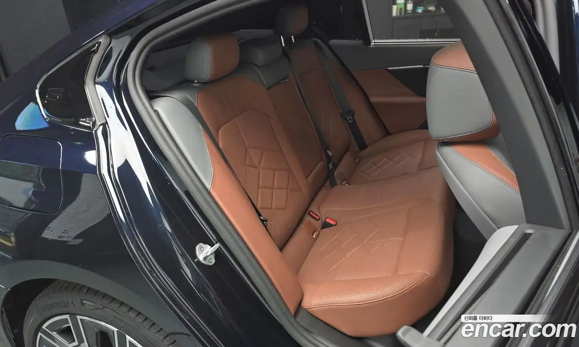 BMW 5 серия 2025 2.0 автомат (гидро), фото 17