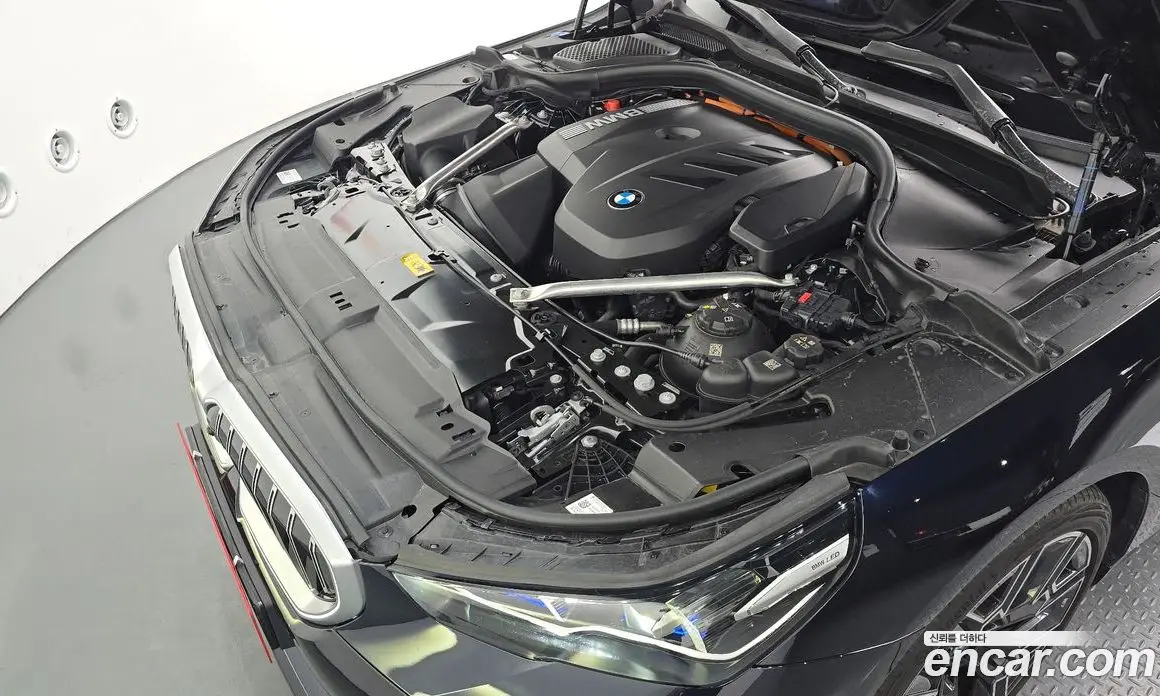 BMW 5 серия 2025 2.0 автомат (гидро), фото 6