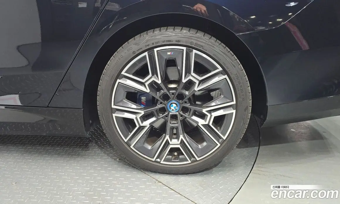 BMW 5 серия 2025 2.0 автомат (гидро), фото 7