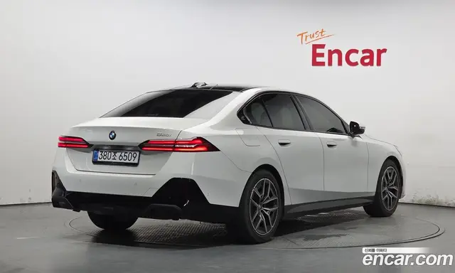 BMW 5 серия 2026 2.0 автомат (гидро), миниатюра 2