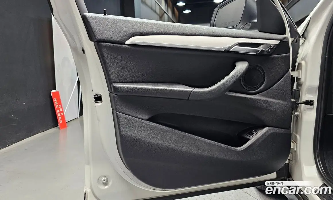 BMW X1 2020 2.0 автомат (гидро), фото 14