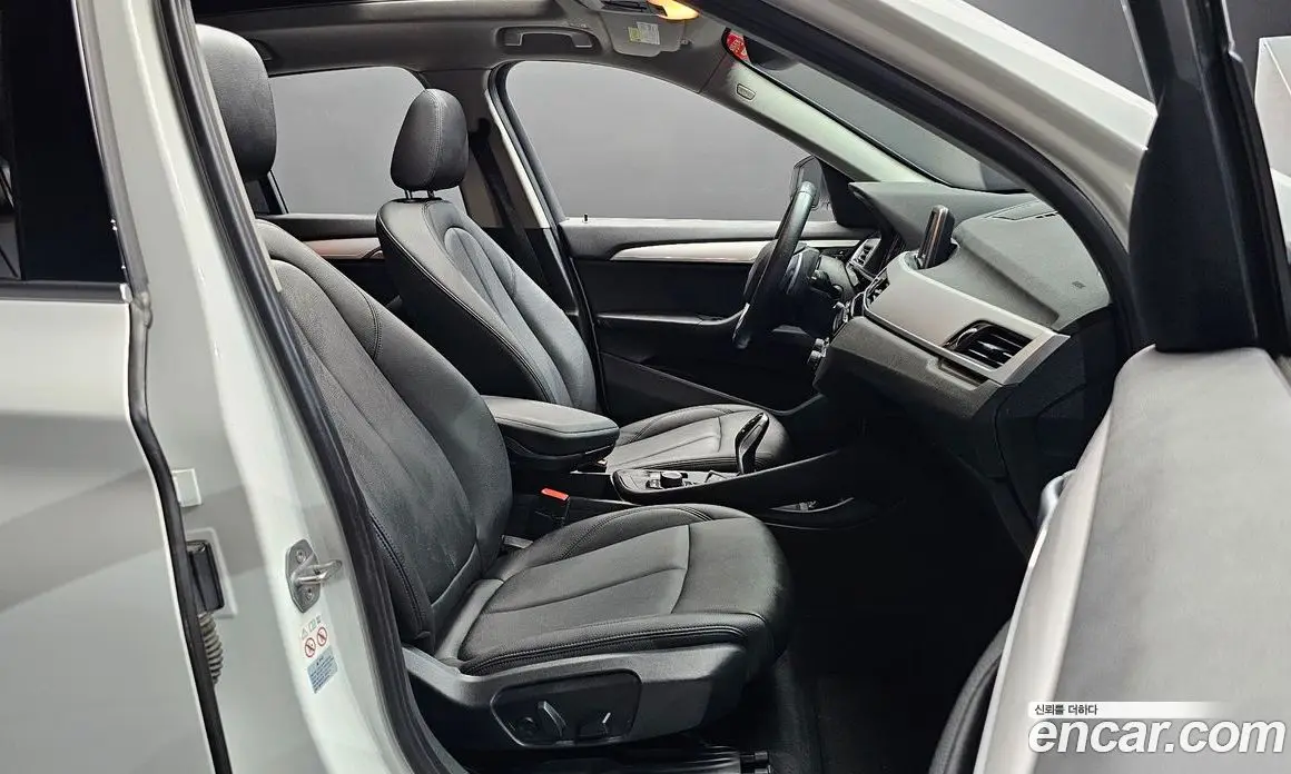 BMW X1 2020 2.0 автомат (гидро), фото 16