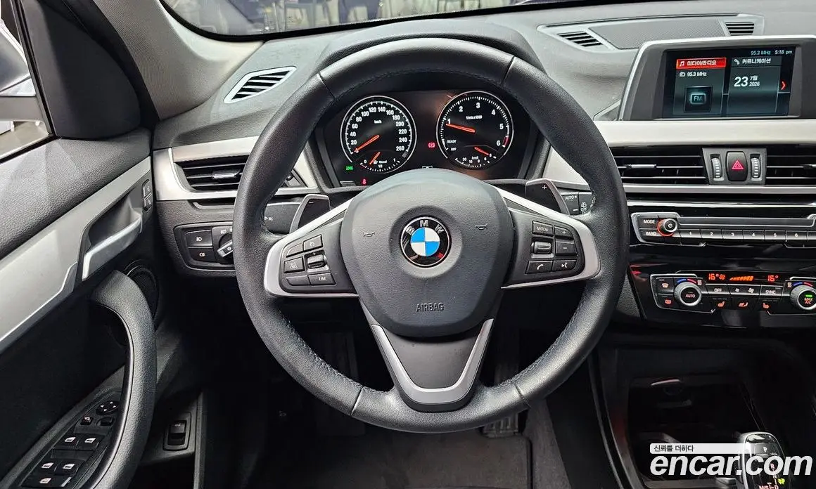 BMW X1 2020 2.0 автомат (гидро), фото 19
