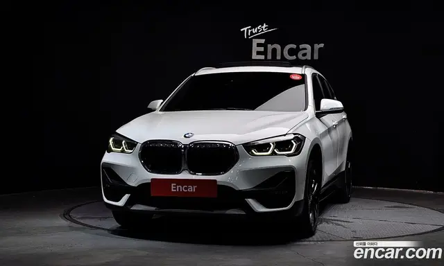 BMW X1 2020 2.0 автомат (гидро), миниатюра 3
