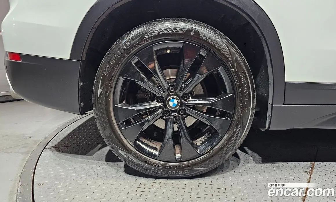 BMW X1 2020 2.0 автомат (гидро), фото 5