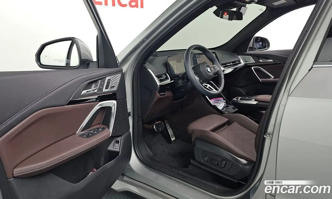BMW X1 2023 2.0 автомат (гидро), фото 13
