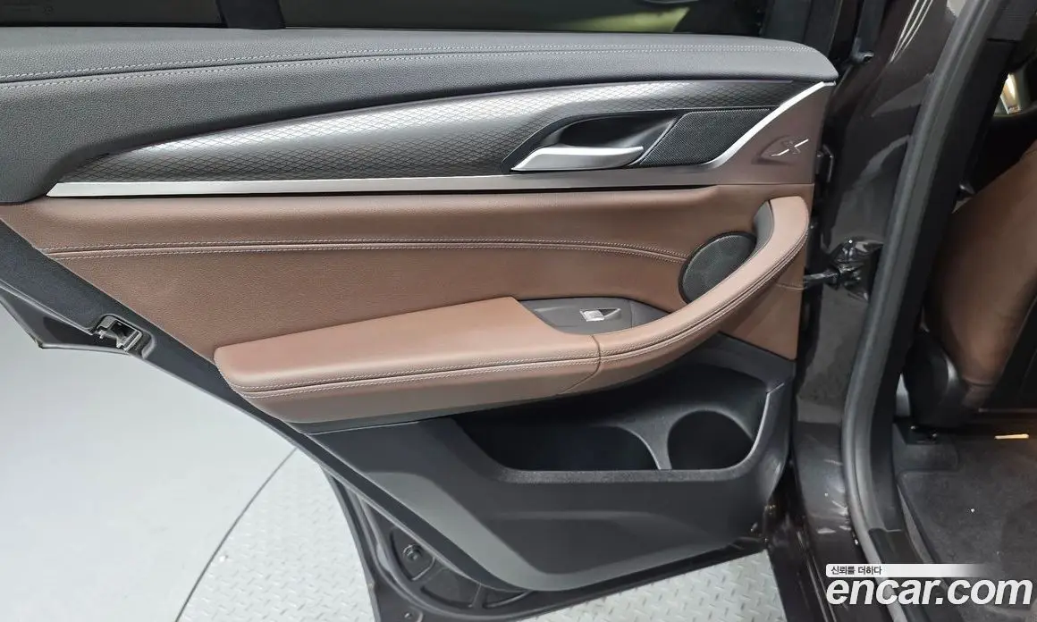BMW X4 2023 2.0 автомат (гидро), фото 15