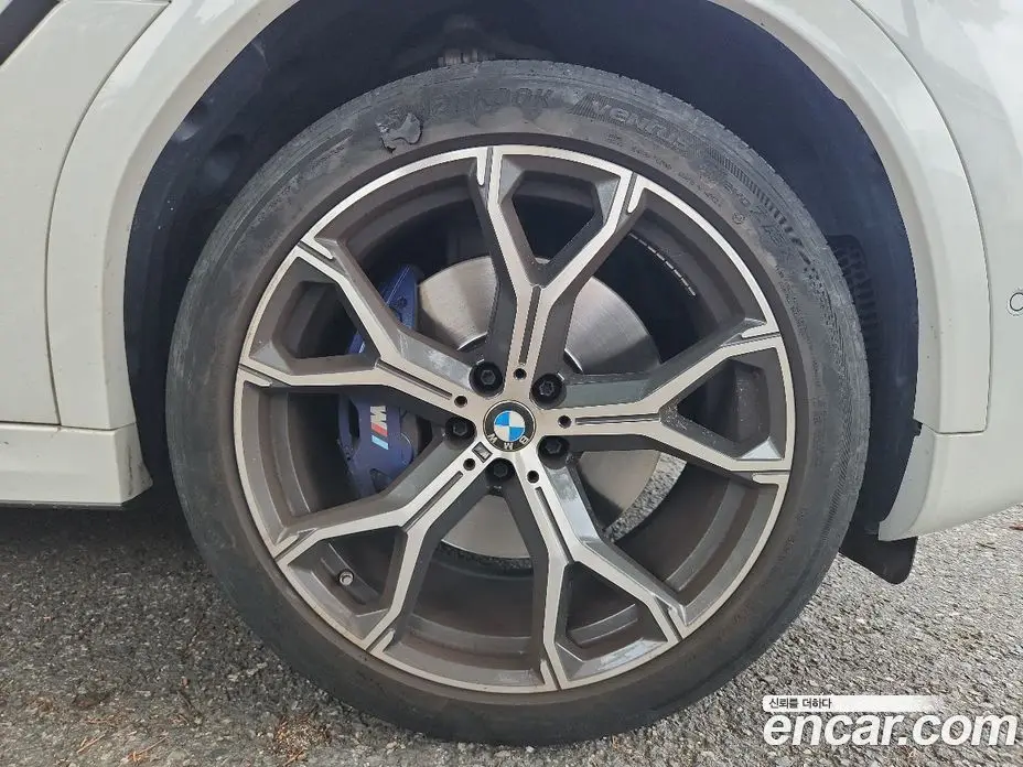 BMW X6 2021 3.0 автомат (гидро), фото 16