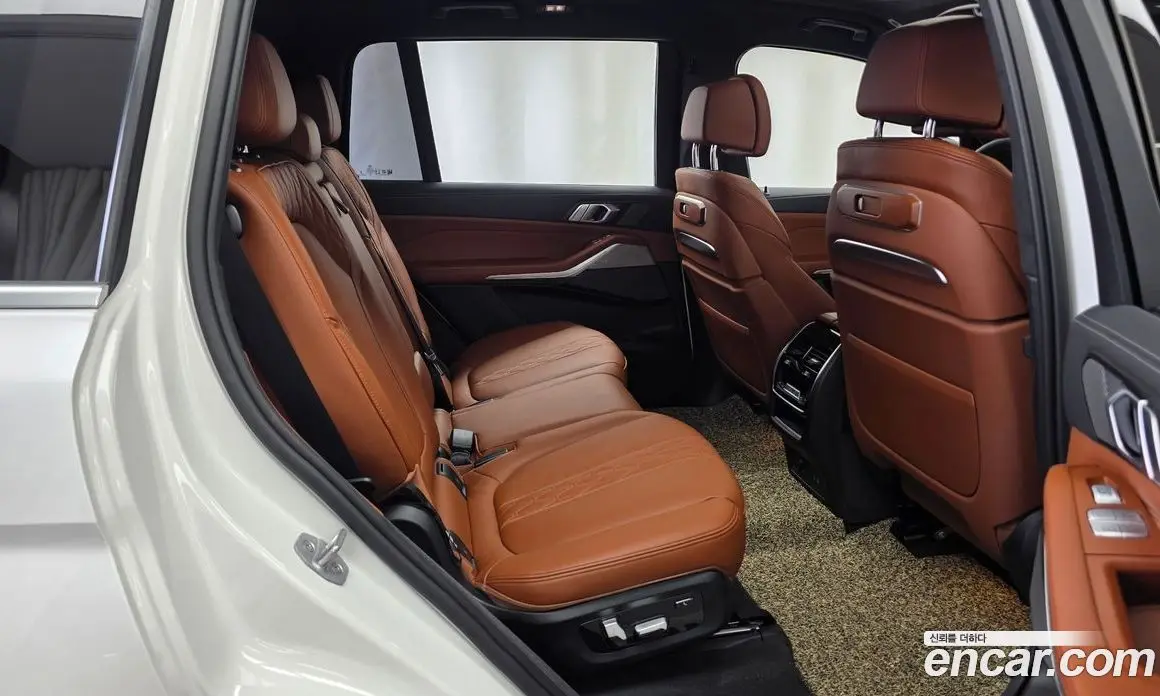 BMW X7 2024 3.0 автомат (гидро), фото 12