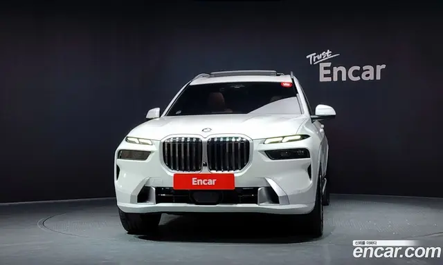 BMW X7 2024 3.0 автомат (гидро), миниатюра 3