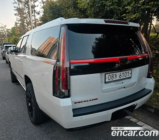 Cadillac Escalade 2016 6.2 автомат (гидро), миниатюра 2