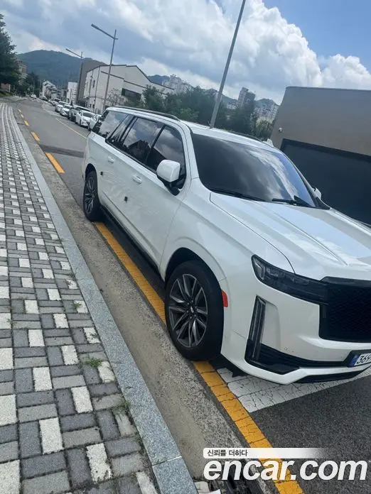 Cadillac Escalade 2023 6.2 автомат (гидро), миниатюра 3