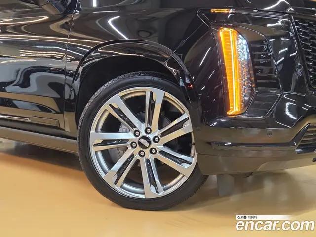 Cadillac Escalade 2025 6.2 автомат (гидро), миниатюра 5