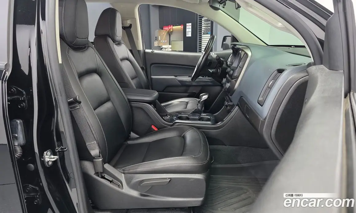 Chevrolet Colorado 2022 3.6 автомат (гидро), фото 17