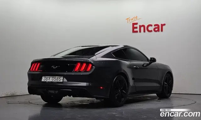 Ford Mustang 2016 2.3 автомат (гидро), миниатюра 2