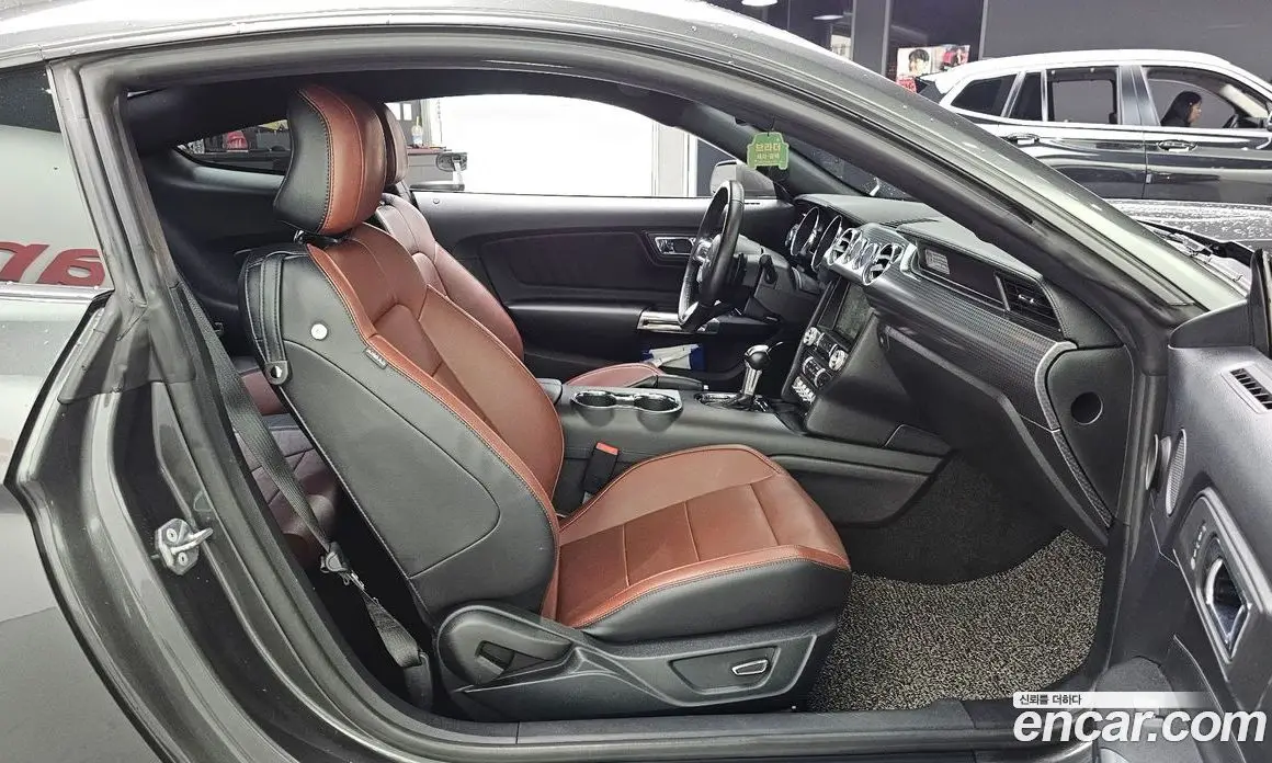Ford Mustang 2016 2.3 автомат (гидро), фото 11