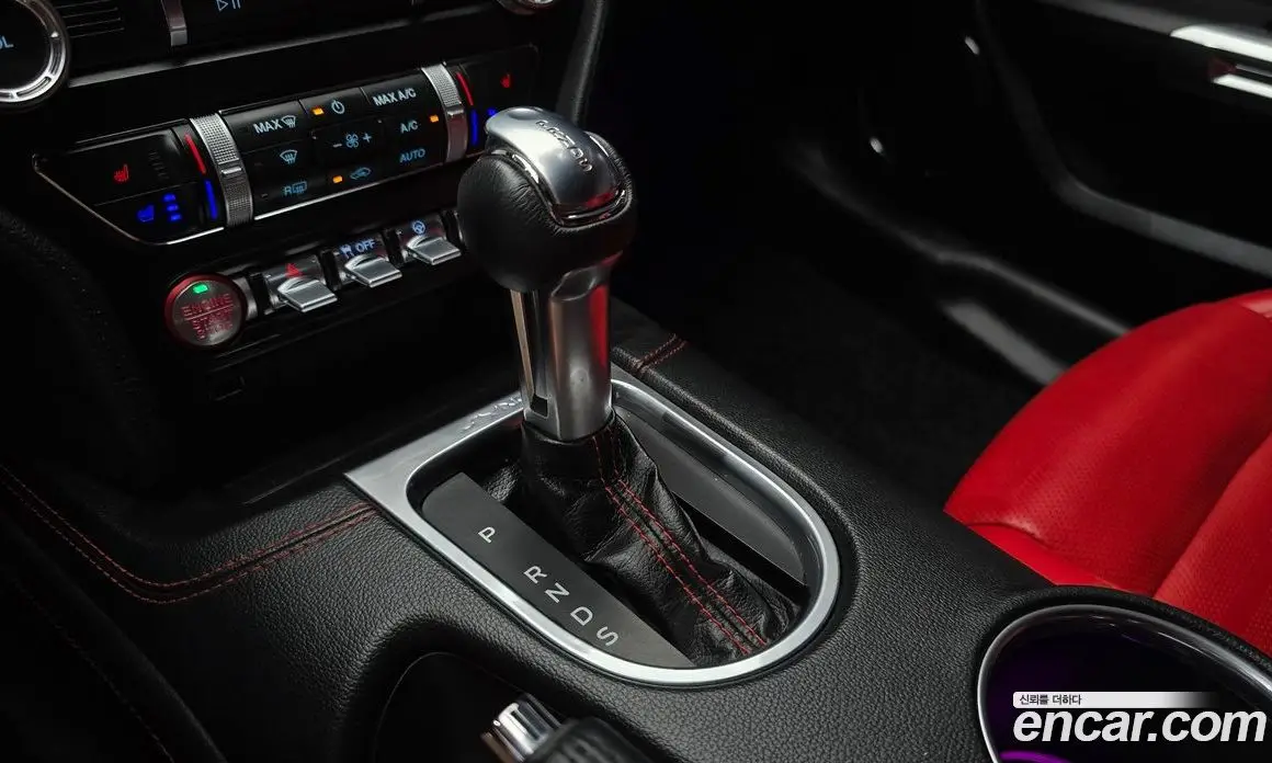 Ford Mustang 2021 2.3 автомат (гидро), фото 9