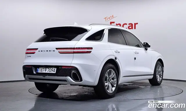 Genesis GV70 2021 2.5 автомат (гидро), миниатюра 2