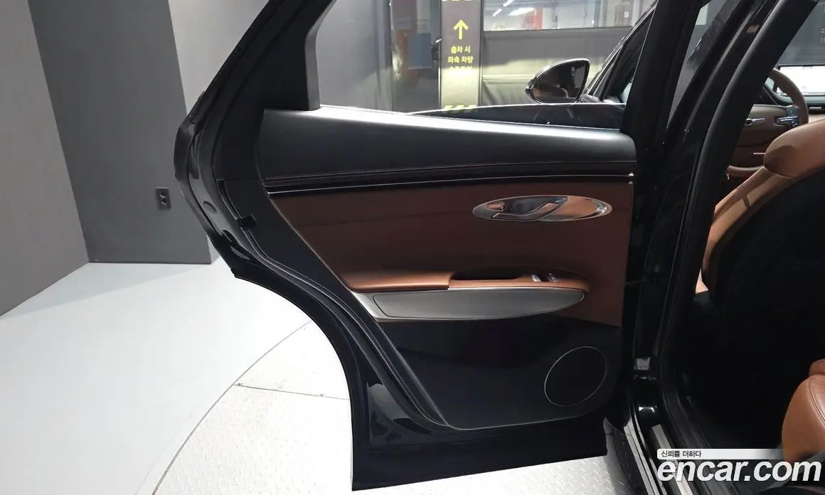 Genesis GV70 2021 2.5 автомат (гидро), фото 15