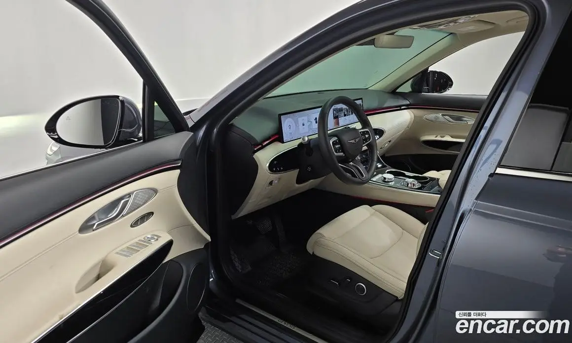 Genesis GV70 2025 2.5 автомат (гидро), фото 13