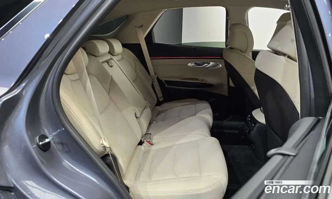 Genesis GV70 2025 2.5 автомат (гидро), фото 17