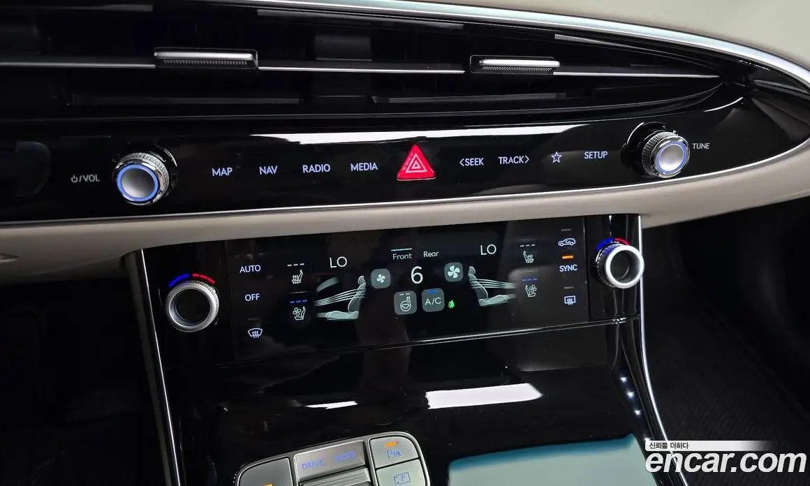 Genesis GV70 2025 2.5 автомат (гидро), фото 30