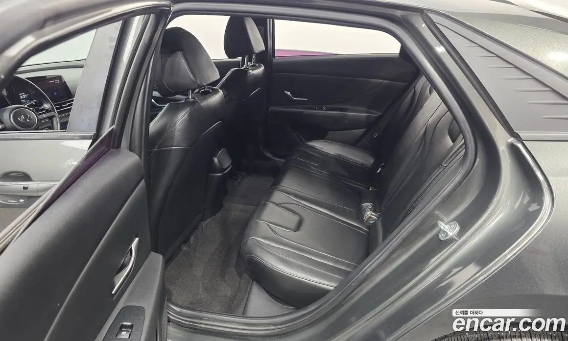 Hyundai Avante 2021 1.6 автомат (гидро), фото 17