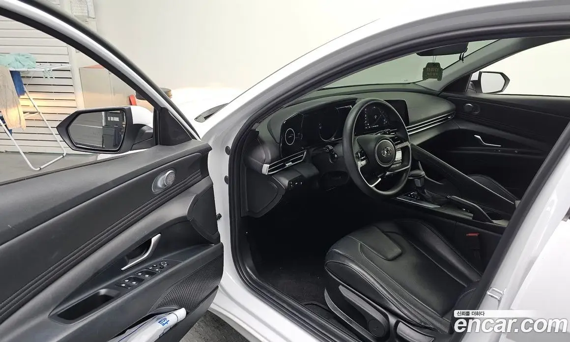 Hyundai Avante 2022 1.6 автомат (гидро), фото 13