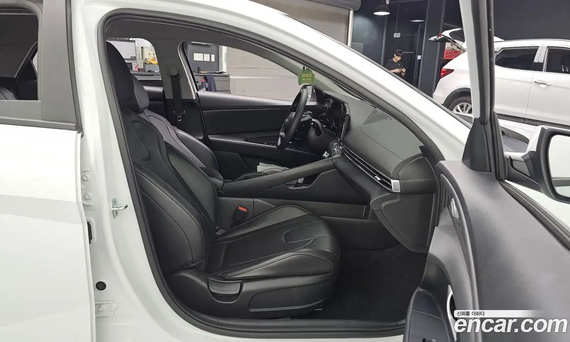 Hyundai Avante 2022 1.6 автомат (гидро), фото 17