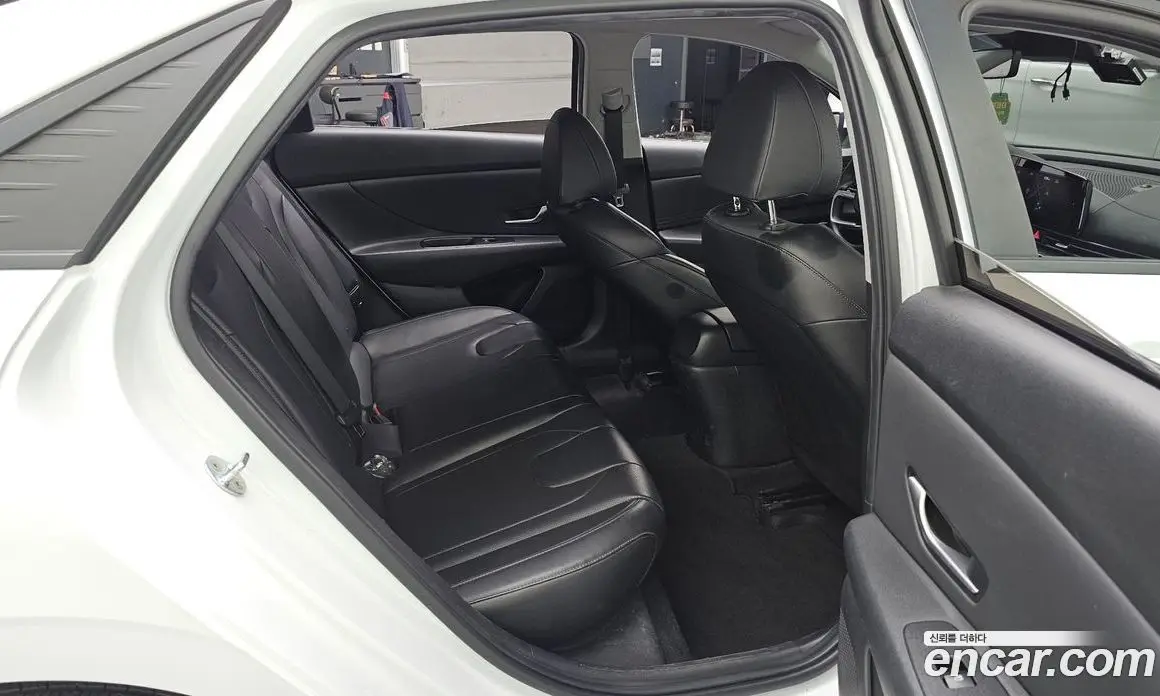 Hyundai Avante 2022 1.6 автомат (гидро), фото 18